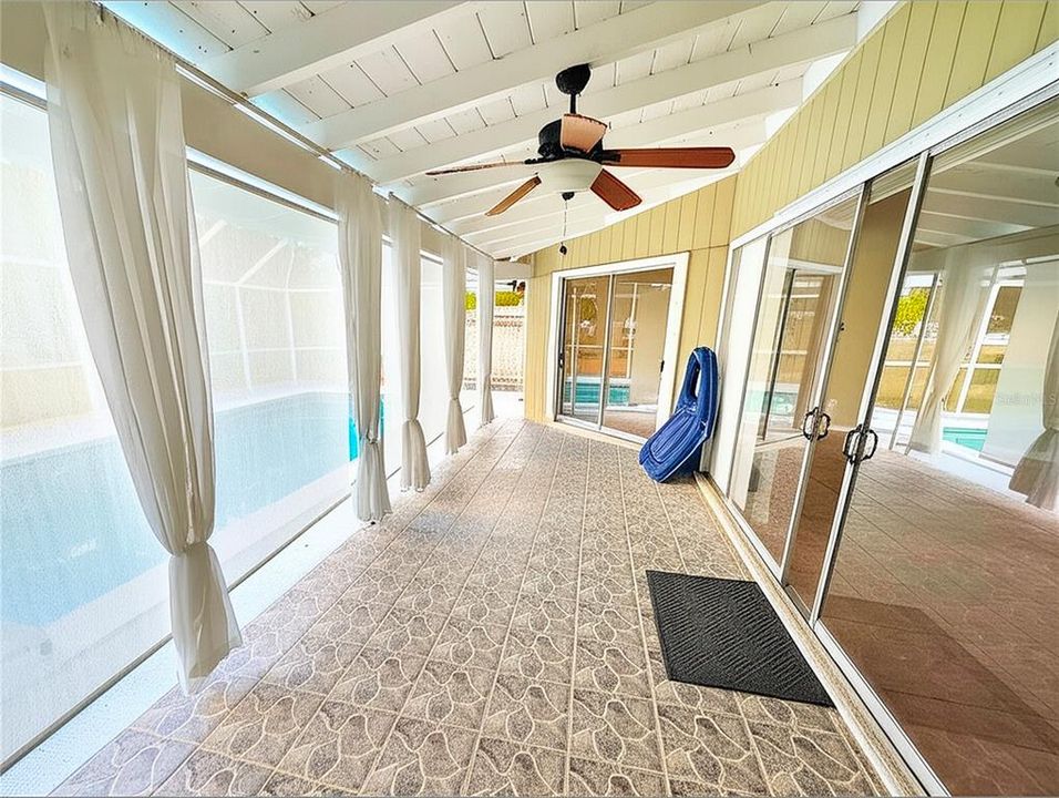 На продажу: $279,000 (2 спален, 2 ванн, 1325 Квадратных фут)