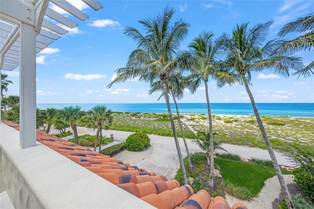 На продажу: $4,500,000 (5 спален, 4 ванн, 5043 Квадратных фут)