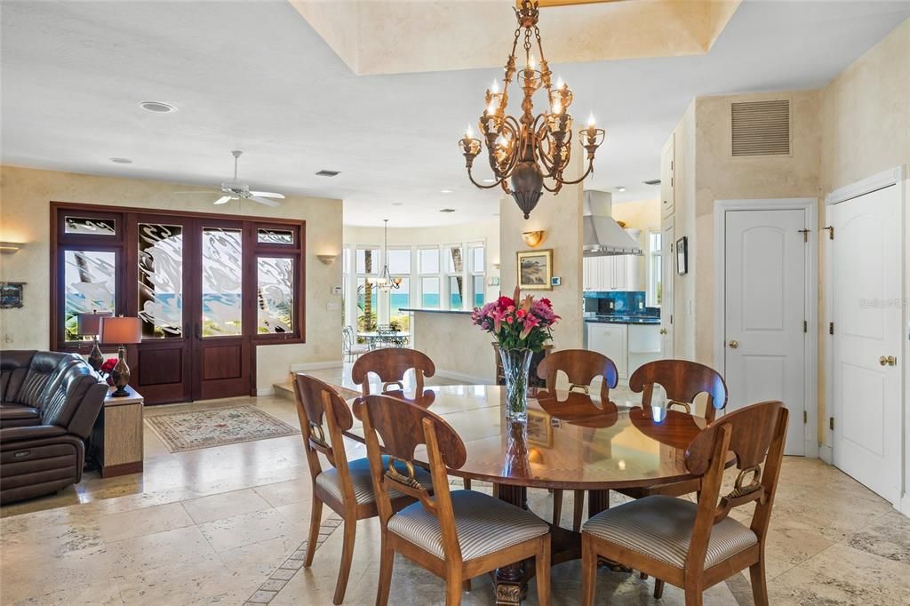 На продажу: $4,500,000 (5 спален, 4 ванн, 5043 Квадратных фут)