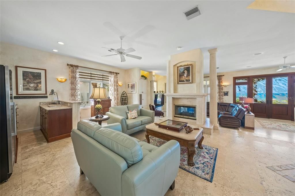 На продажу: $4,500,000 (5 спален, 4 ванн, 5043 Квадратных фут)