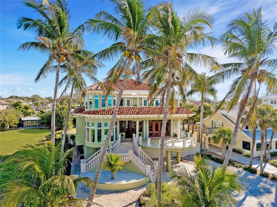 На продажу: $4,500,000 (5 спален, 4 ванн, 5043 Квадратных фут)