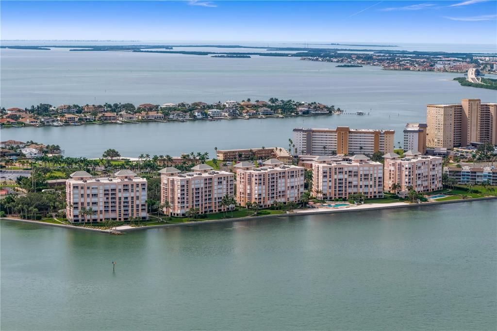 For Sale: $1,295,000 (2 beds, 2 baths, 1822 Square Feet)