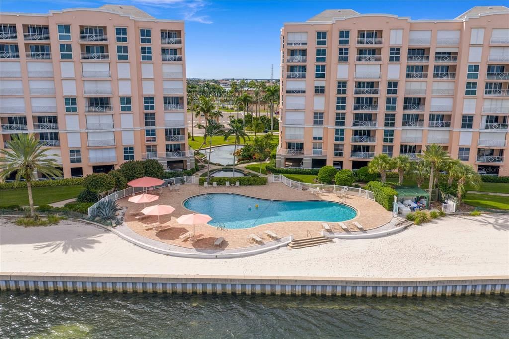 For Sale: $1,295,000 (2 beds, 2 baths, 1822 Square Feet)