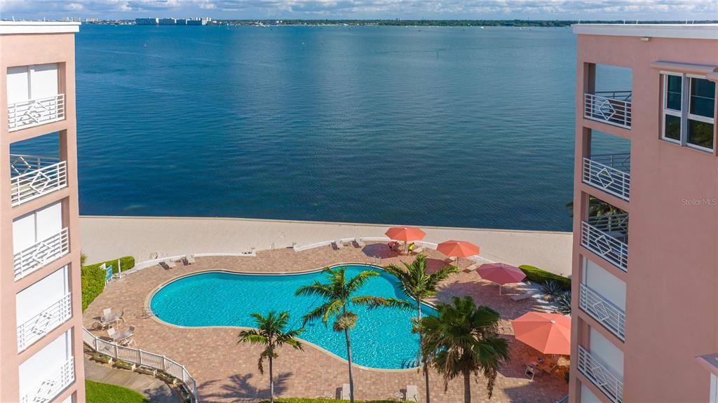 For Sale: $1,295,000 (2 beds, 2 baths, 1822 Square Feet)