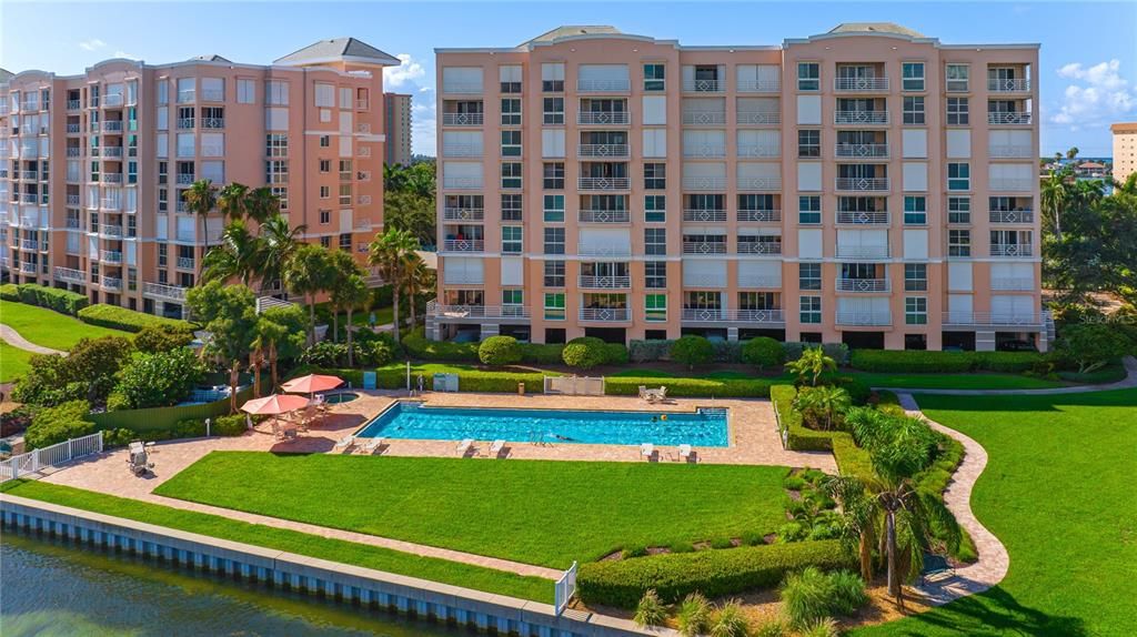 For Sale: $1,295,000 (2 beds, 2 baths, 1822 Square Feet)