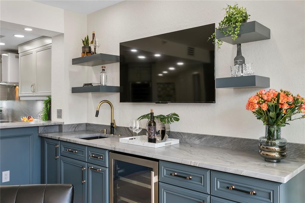 For Sale: $1,295,000 (2 beds, 2 baths, 1822 Square Feet)