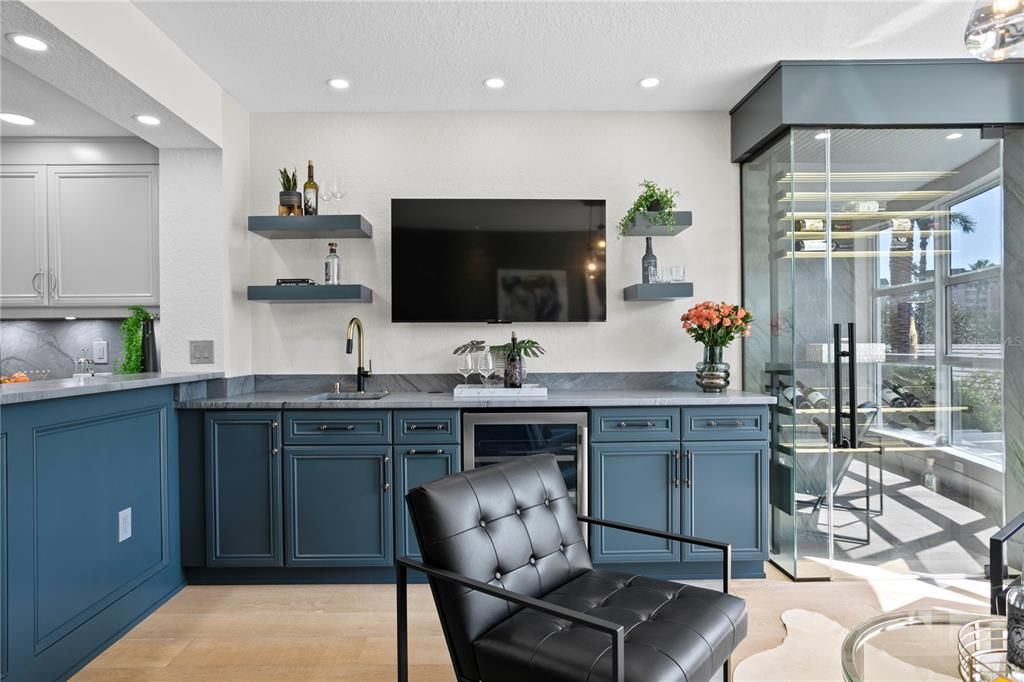 For Sale: $1,295,000 (2 beds, 2 baths, 1822 Square Feet)