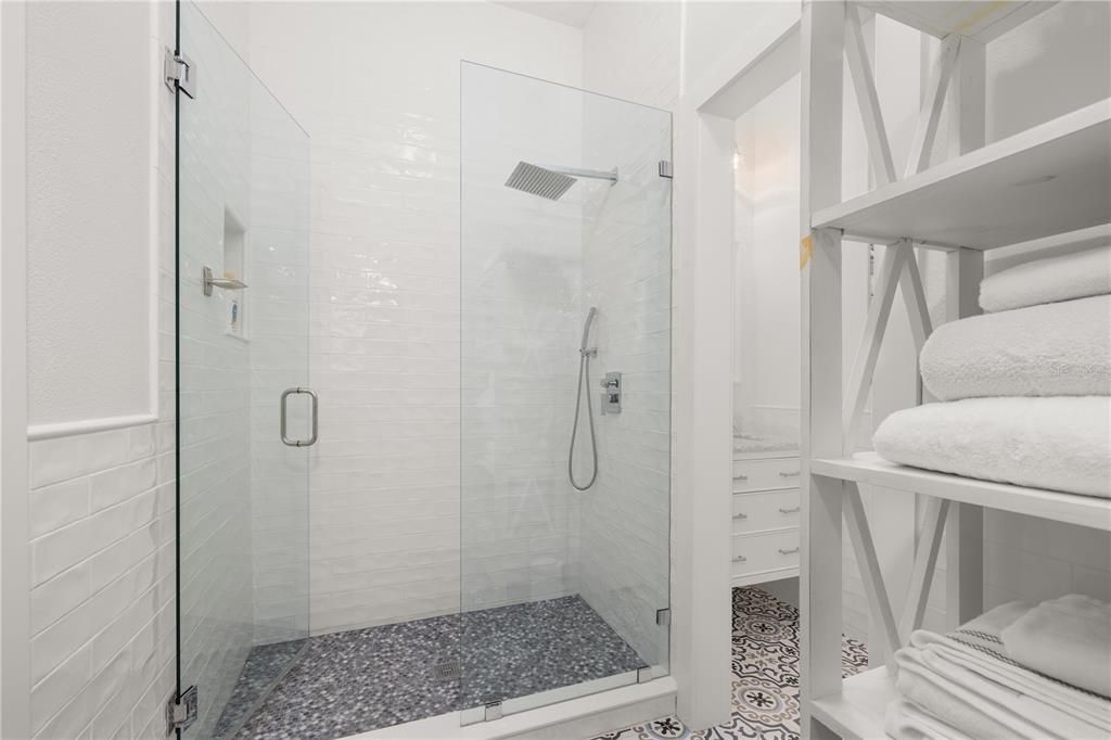 На продажу: $2,100,000 (5 спален, 5 ванн, 4347 Квадратных фут)