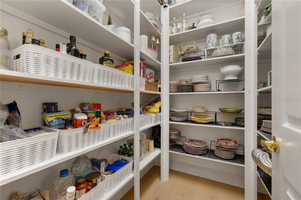 На продажу: $2,100,000 (5 спален, 5 ванн, 4347 Квадратных фут)