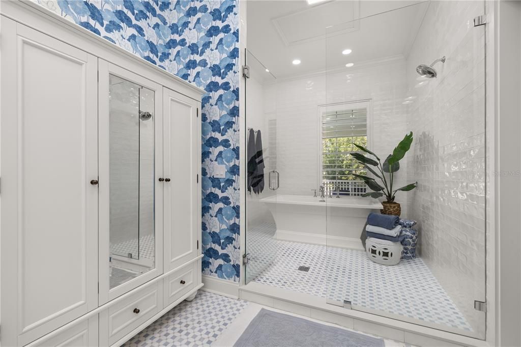 На продажу: $2,100,000 (5 спален, 5 ванн, 4347 Квадратных фут)