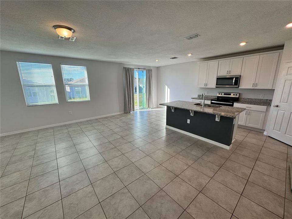 В аренду: $2,100 (3 спален, 2 ванн, 1950 Квадратных фут)