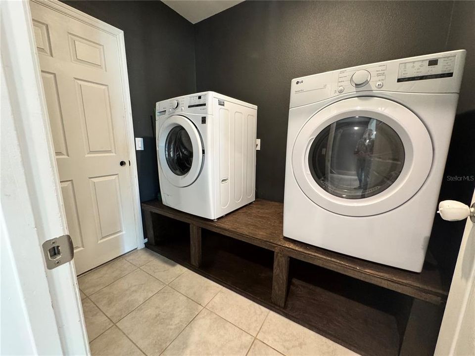 В аренду: $2,100 (3 спален, 2 ванн, 1950 Квадратных фут)