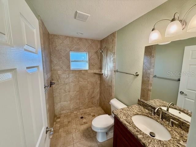 For Rent: $2,000 (3 beds, 2 baths, 1230 Square Feet)