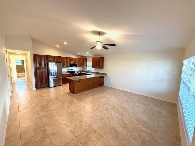 For Rent: $2,000 (3 beds, 2 baths, 1230 Square Feet)