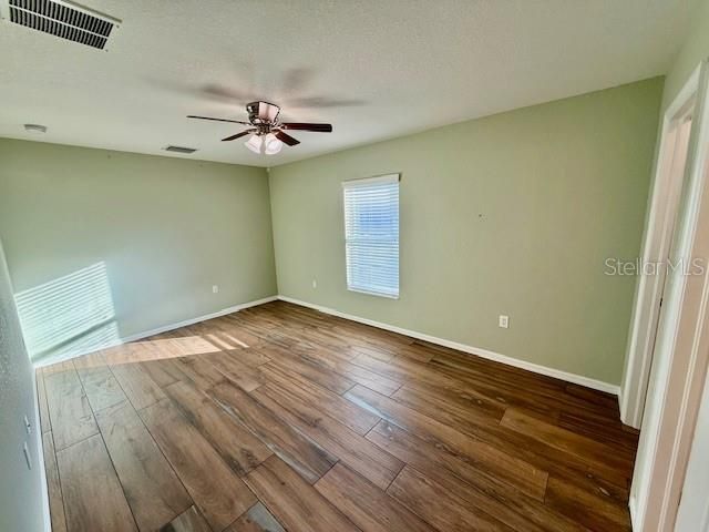 For Rent: $2,000 (3 beds, 2 baths, 1230 Square Feet)