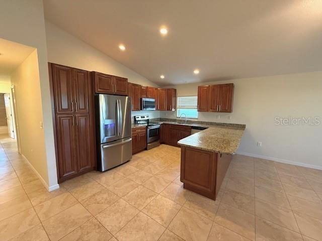 For Rent: $2,000 (3 beds, 2 baths, 1230 Square Feet)