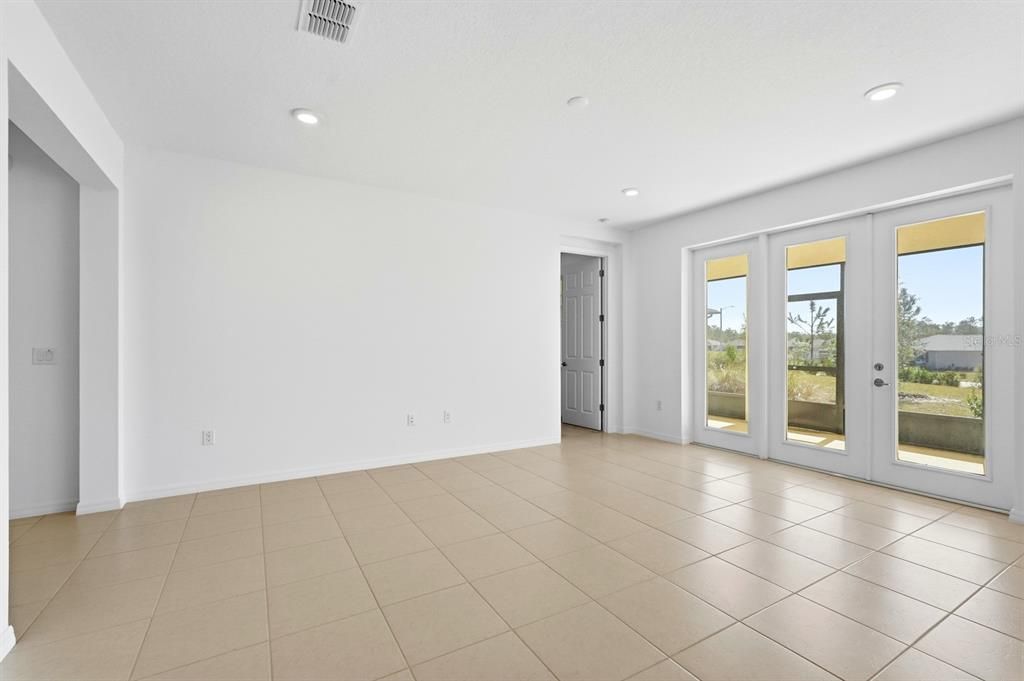 For Sale: $330,000 (2 beds, 2 baths, 1651 Square Feet)