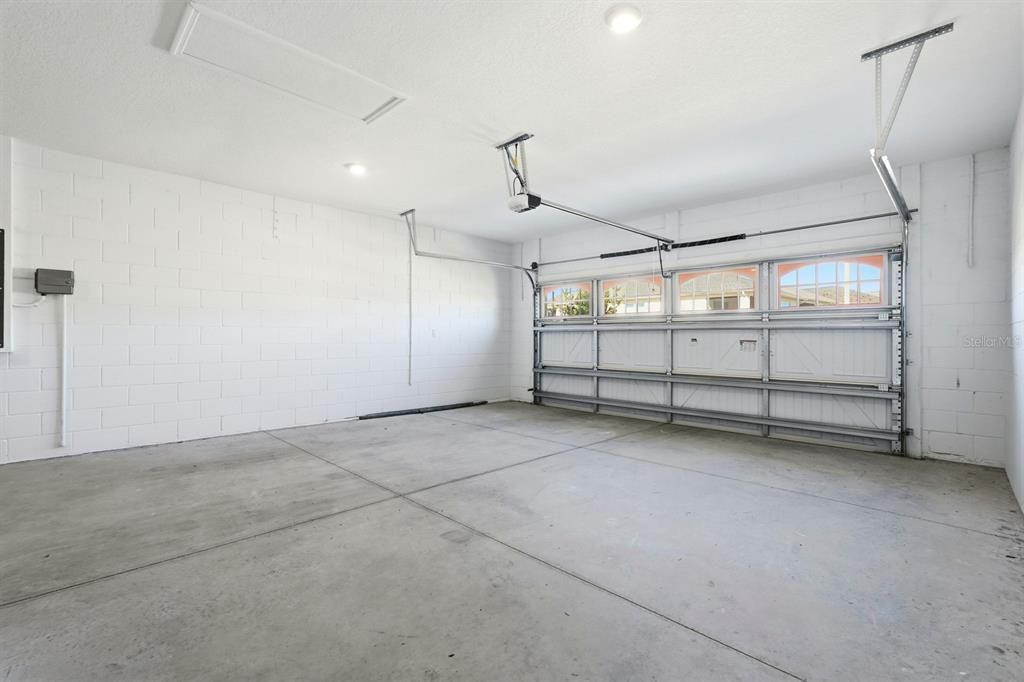 For Sale: $330,000 (2 beds, 2 baths, 1651 Square Feet)