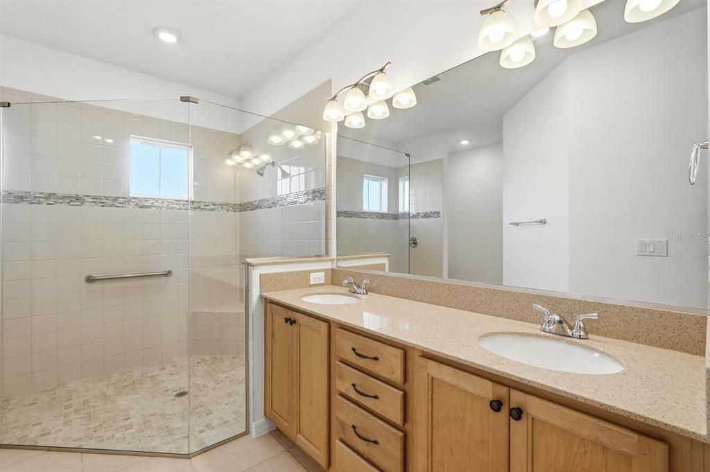 For Sale: $330,000 (2 beds, 2 baths, 1651 Square Feet)