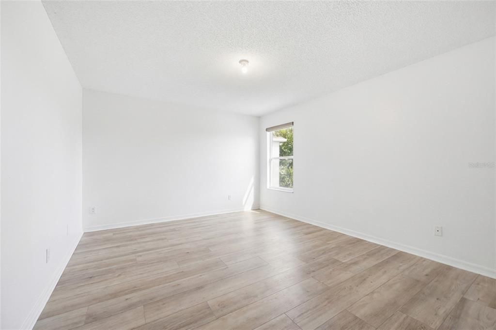 En Venta: $455,900 (5 camas, 2 baños, 2585 Pies cuadrados)