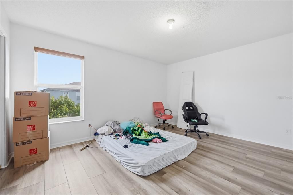 En Venta: $455,900 (5 camas, 2 baños, 2585 Pies cuadrados)