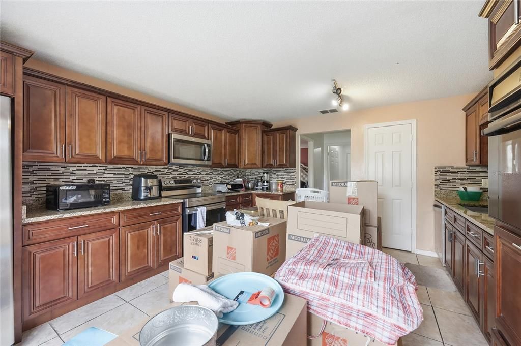 En Venta: $455,900 (5 camas, 2 baños, 2585 Pies cuadrados)