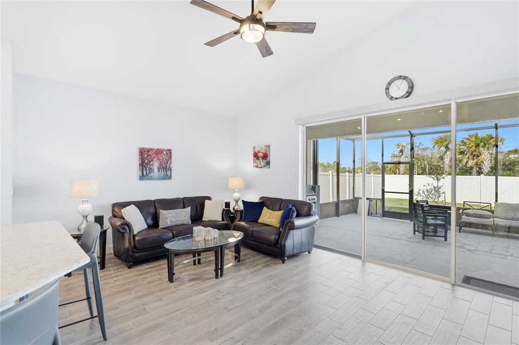 待售: $585,000 (3 贝兹, 2 浴室, 2055 平方英尺)