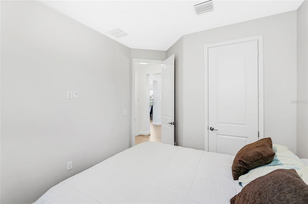 待售: $585,000 (3 贝兹, 2 浴室, 2055 平方英尺)