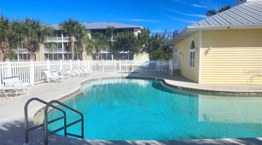 Под контрактом: $175,000 (3 спален, 2 ванн, 1525 Квадратных фут)