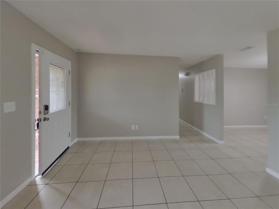 En Renta: $1,799 (3 camas, 2 baños, 1100 Pies cuadrados)