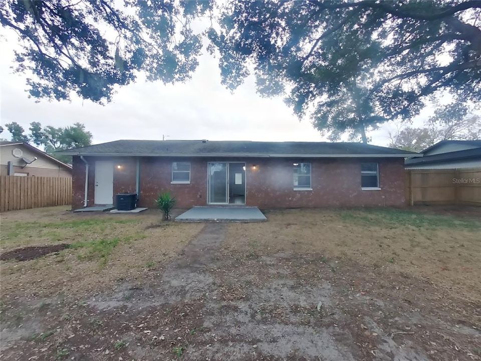 En Renta: $1,799 (3 camas, 2 baños, 1100 Pies cuadrados)