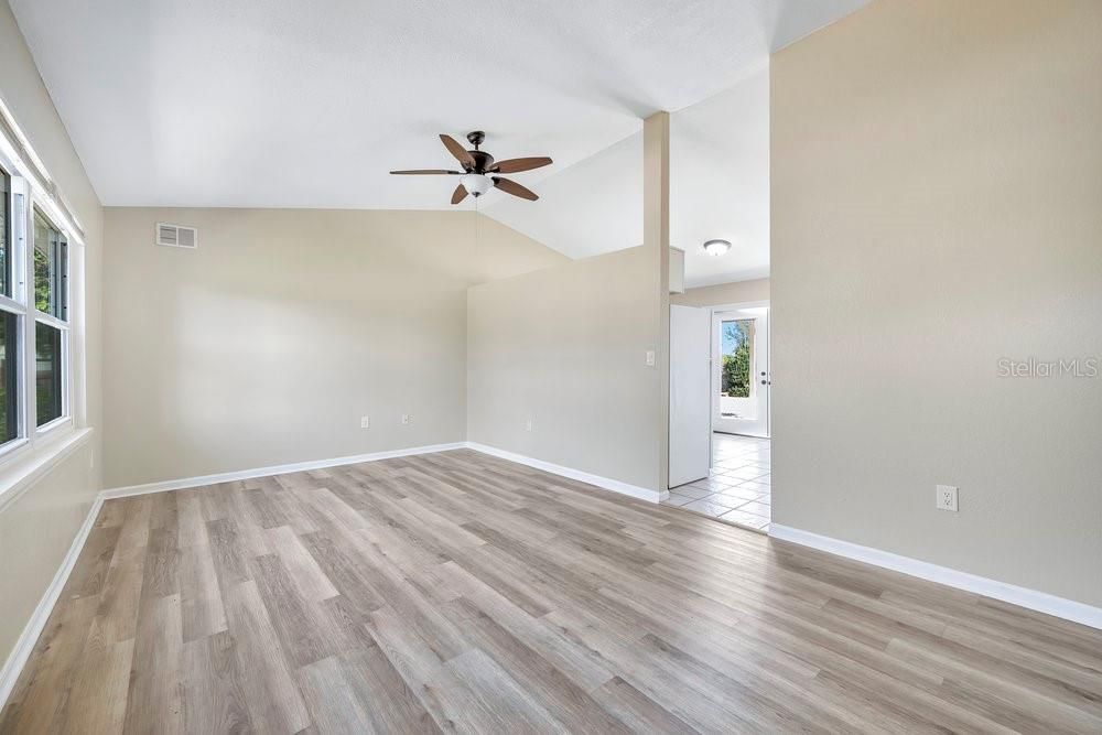 For Sale: $340,000 (3 beds, 2 baths, 1225 Square Feet)