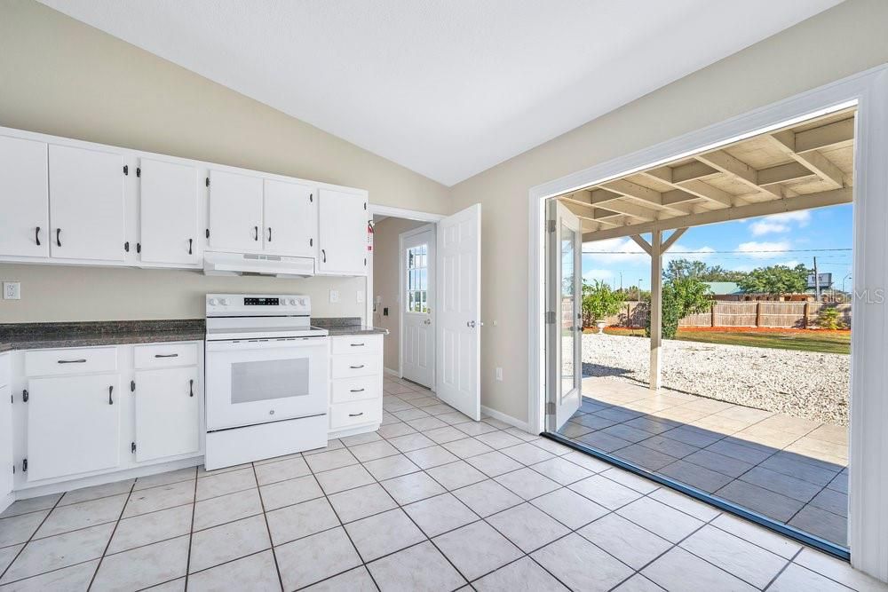 For Sale: $340,000 (3 beds, 2 baths, 1225 Square Feet)
