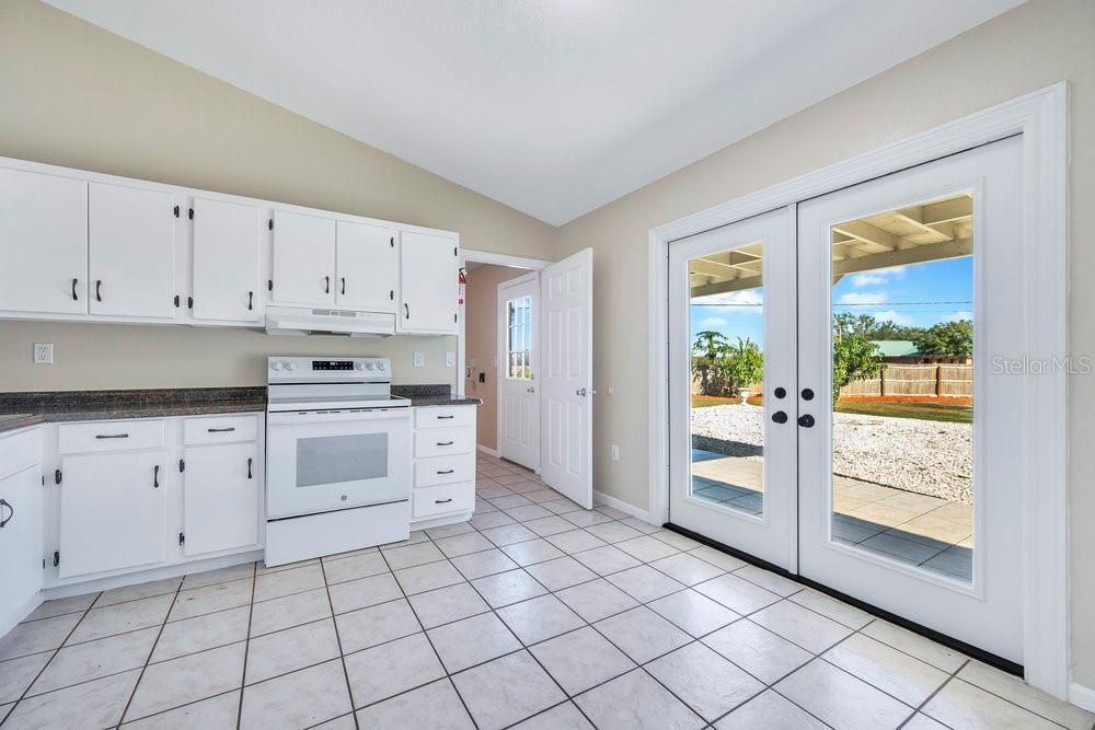 For Sale: $340,000 (3 beds, 2 baths, 1225 Square Feet)