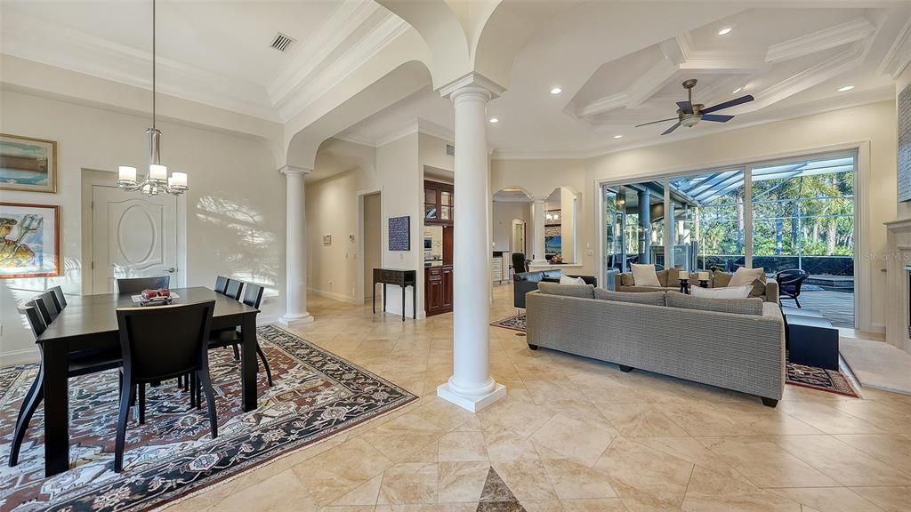 En Venta: $1,825,000 (4 camas, 4 baños, 4247 Pies cuadrados)