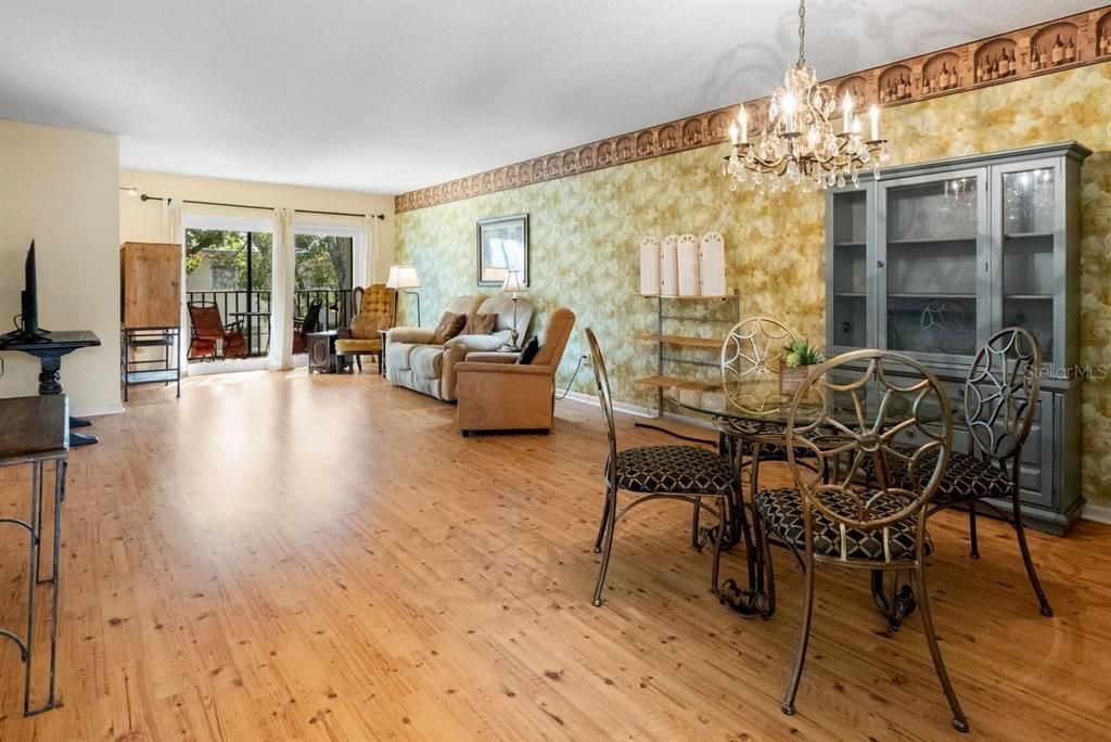 En Venta: $179,900 (2 camas, 2 baños, 1044 Pies cuadrados)