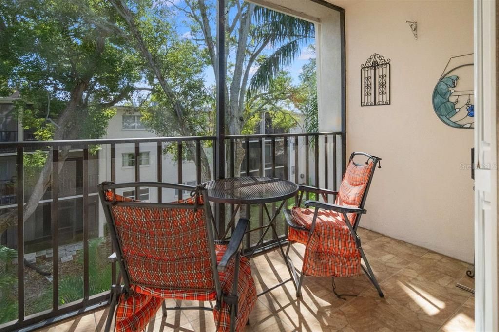 En Venta: $179,900 (2 camas, 2 baños, 1044 Pies cuadrados)