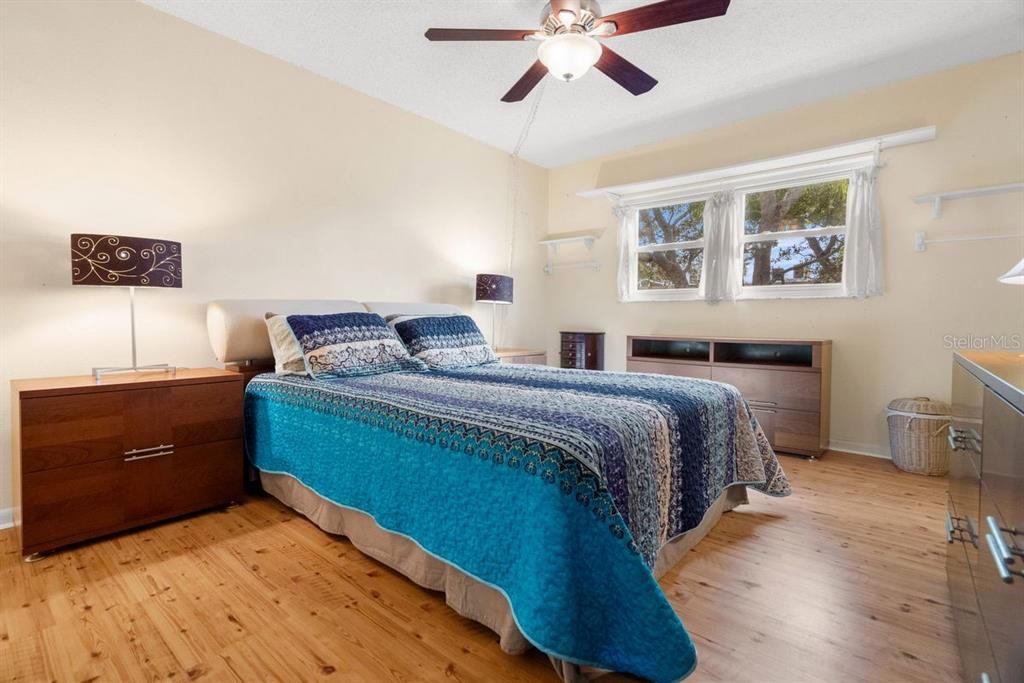 En Venta: $179,900 (2 camas, 2 baños, 1044 Pies cuadrados)