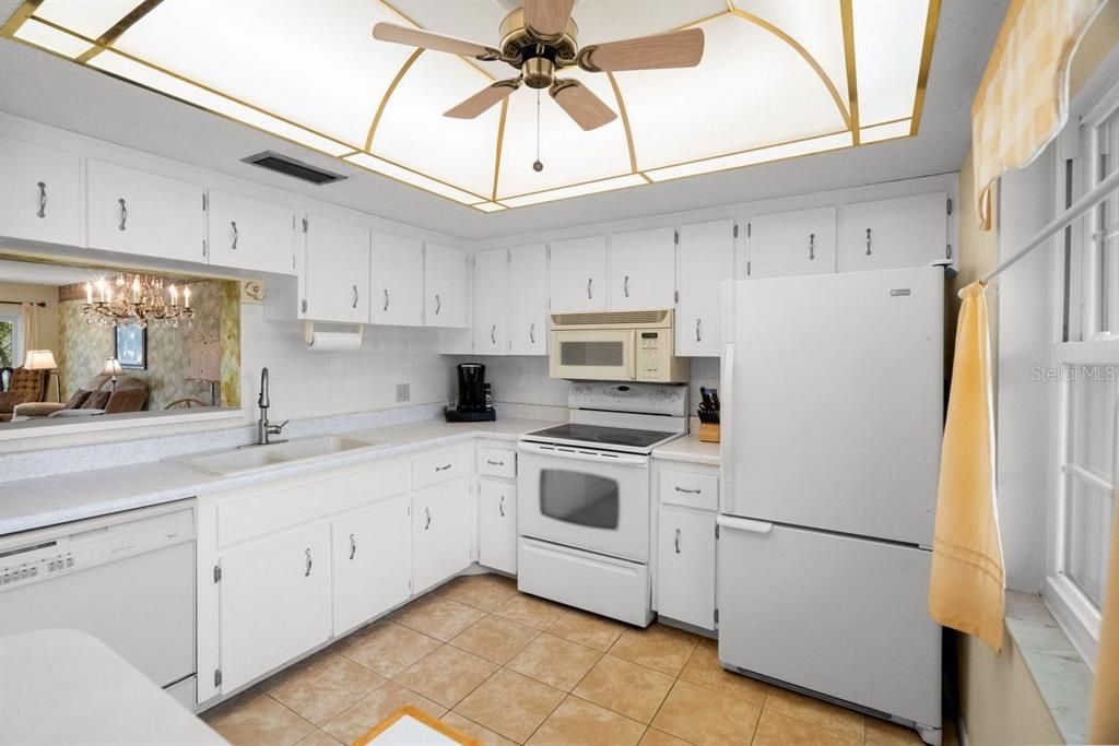 En Venta: $179,900 (2 camas, 2 baños, 1044 Pies cuadrados)