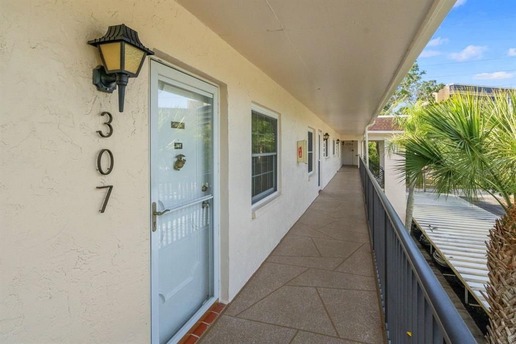 En Venta: $179,900 (2 camas, 2 baños, 1044 Pies cuadrados)