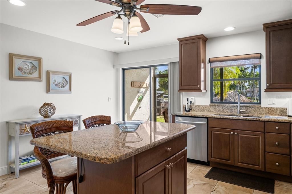 En Venta: $285,000 (2 camas, 2 baños, 1015 Pies cuadrados)