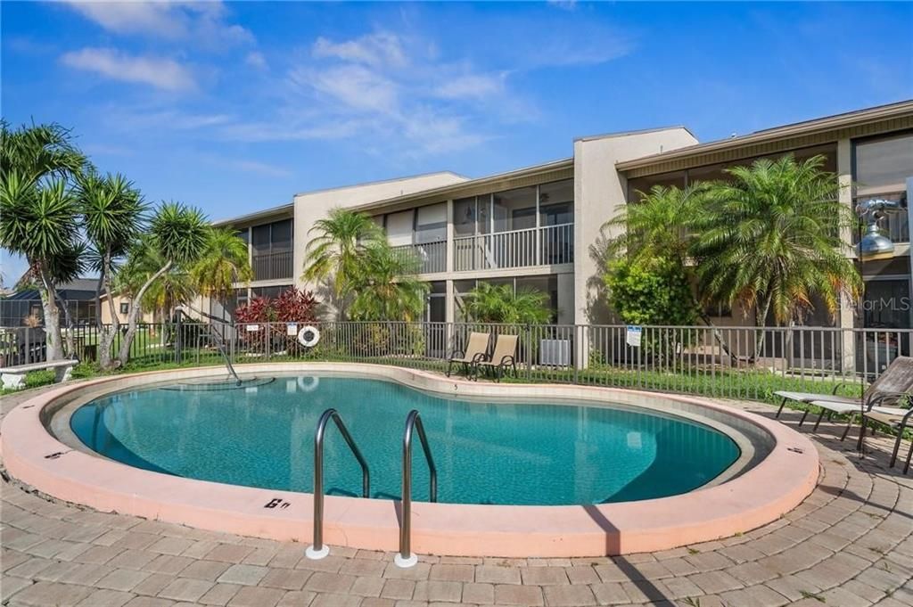 En Venta: $285,000 (2 camas, 2 baños, 1015 Pies cuadrados)