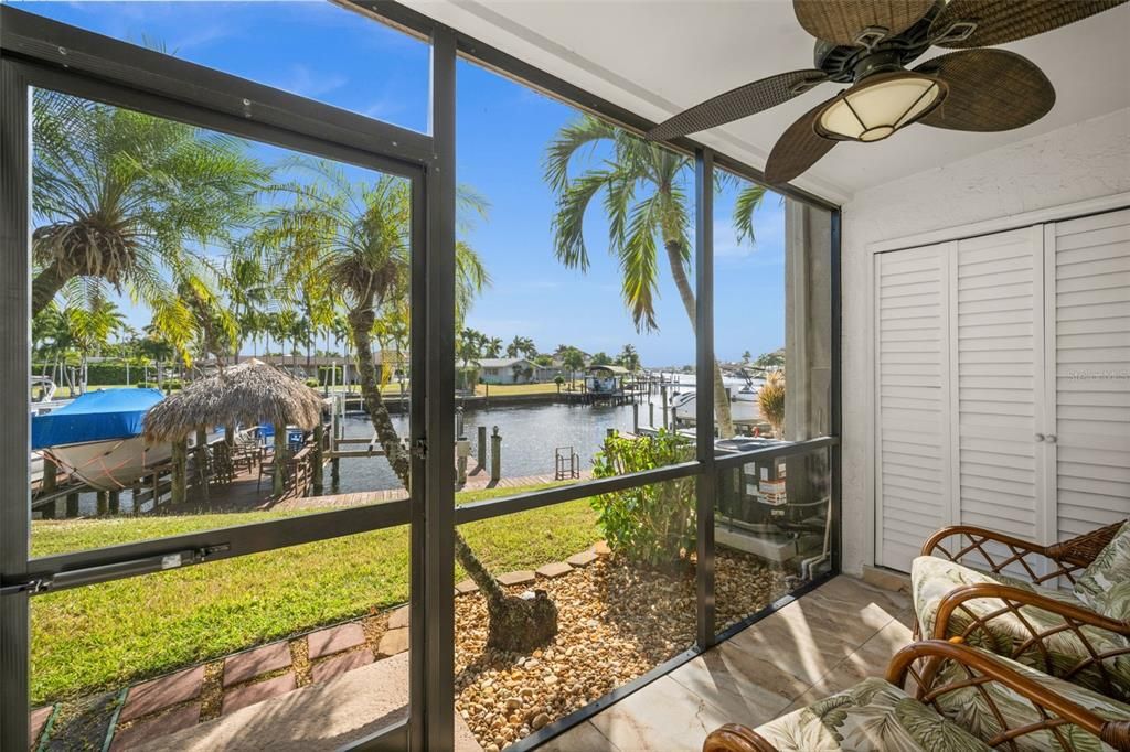 En Venta: $285,000 (2 camas, 2 baños, 1015 Pies cuadrados)