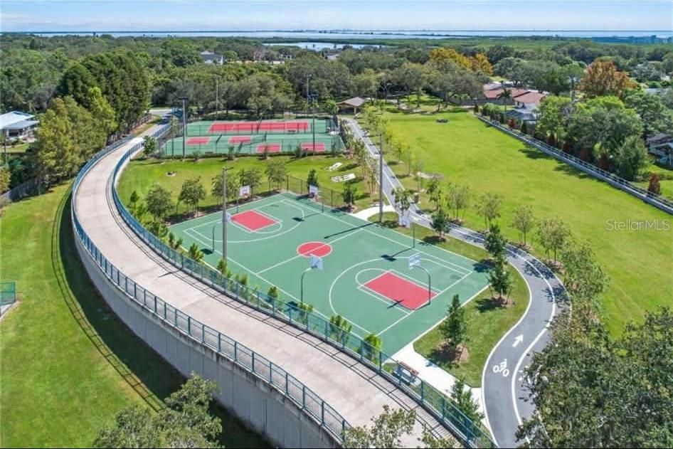 На продажу: $655,900 (4 спален, 3 ванн, 1930 Квадратных фут)