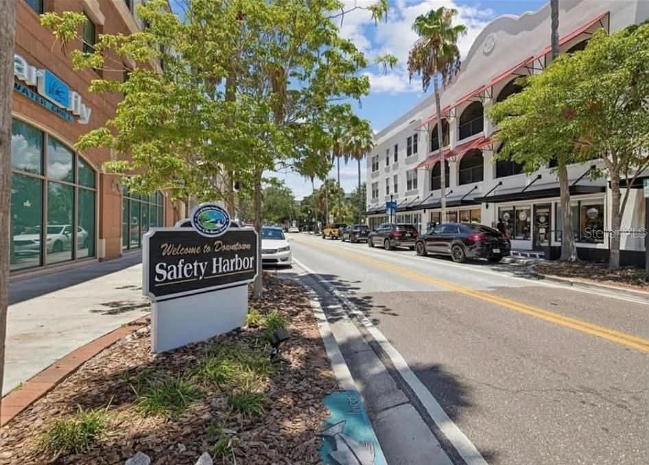 For Sale: $659,000 (4 beds, 3 baths, 1930 Square Feet)