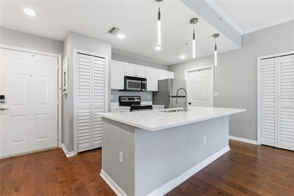 待售: $519,000 (2 贝兹, 2 浴室, 1184 平方英尺)