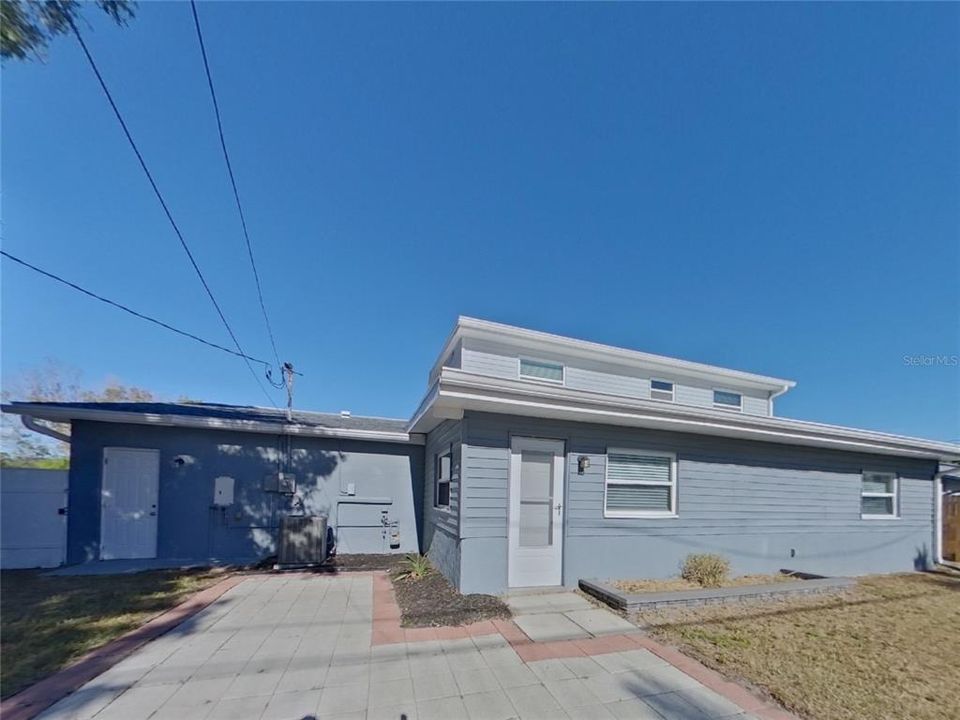 For Rent: $3,259 (4 beds, 3 baths, 2098 Square Feet)