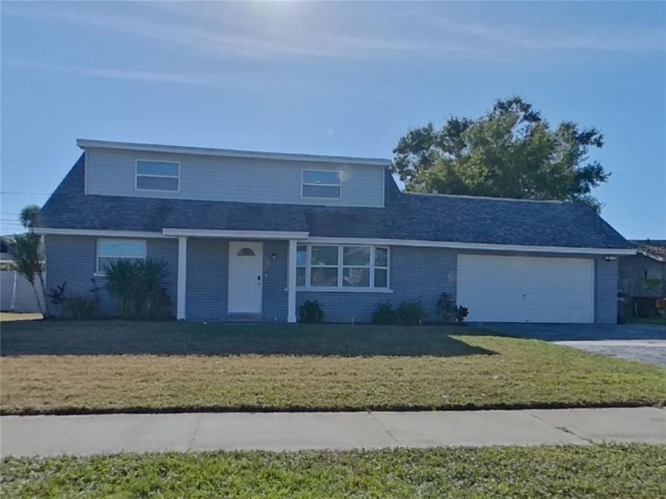 For Rent: $3,259 (4 beds, 3 baths, 2098 Square Feet)