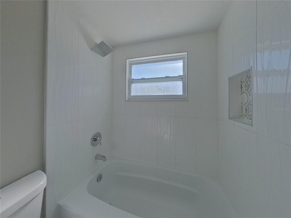 For Rent: $3,259 (4 beds, 3 baths, 2098 Square Feet)