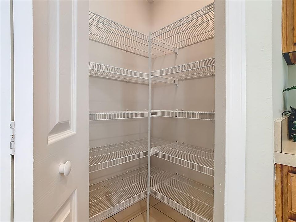 На продажу: $279,999 (3 спален, 2 ванн, 1799 Квадратных фут)